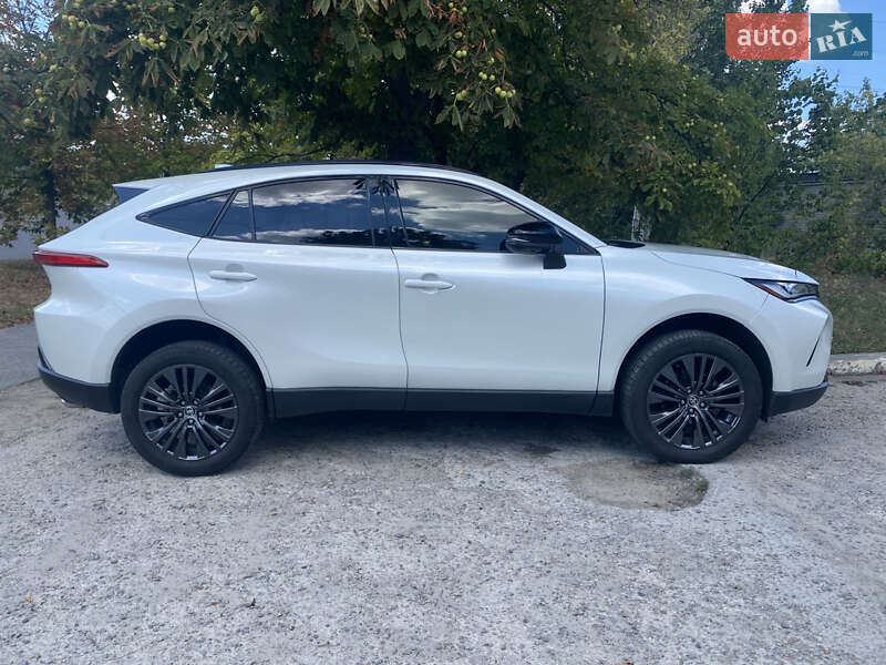 Позашляховик / Кросовер Toyota Venza 2021 в Дніпрі