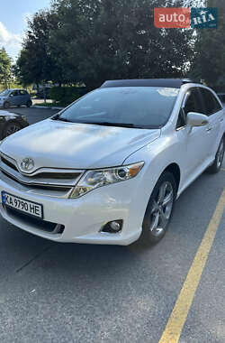 Позашляховик / Кросовер Toyota Venza 2014 в Києві