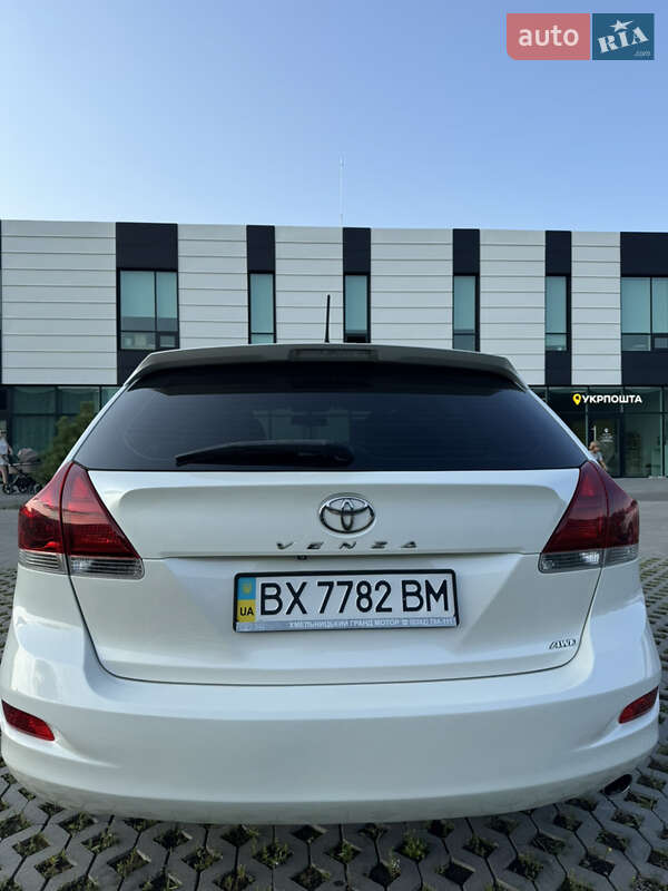 Позашляховик / Кросовер Toyota Venza 2014 в Хмельницькому