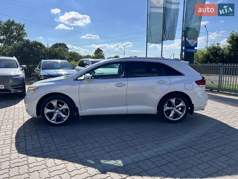 Внедорожник / Кроссовер Toyota Venza 2015 в Нововолынске