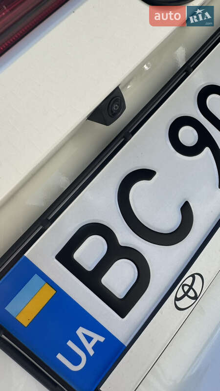 Позашляховик / Кросовер Toyota Venza 2021 в Шептицькому