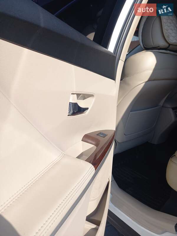 Позашляховик / Кросовер Toyota Venza 2013 в Полтаві