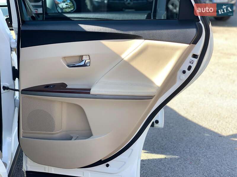 Позашляховик / Кросовер Toyota Venza 2013 в Вінниці