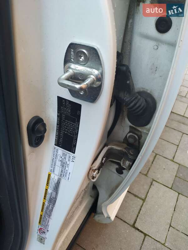 Позашляховик / Кросовер Toyota Venza 2014 в Бориславі