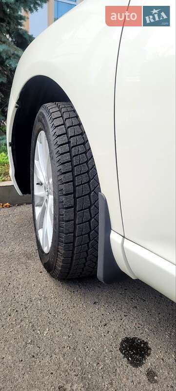 Внедорожник / Кроссовер Toyota Venza 2015 в Полтаве