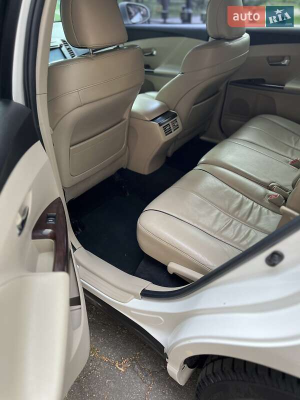 Внедорожник / Кроссовер Toyota Venza 2015 в Полтаве