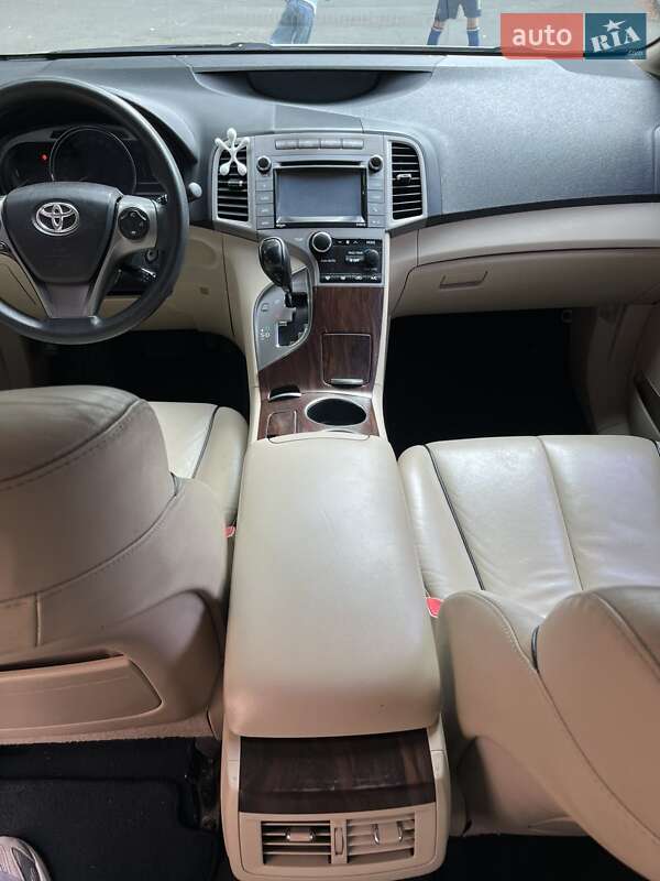 Внедорожник / Кроссовер Toyota Venza 2015 в Полтаве