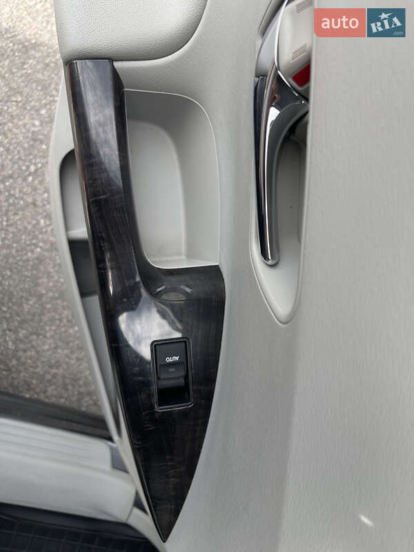 Позашляховик / Кросовер Toyota Venza 2013 в Києві фото 19 Позашляховик / Кросовер Toyota Venza 2013 в Києві