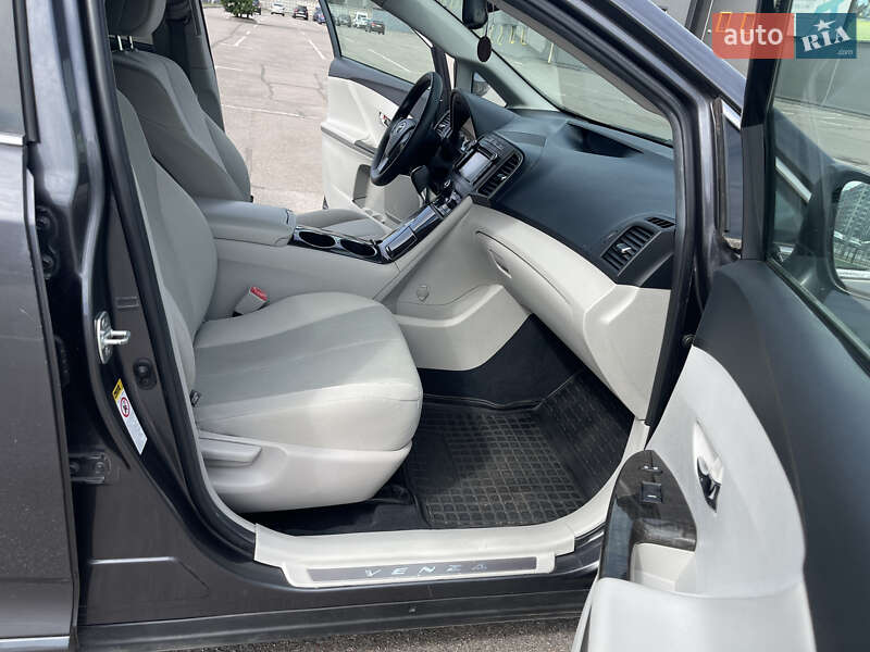 Позашляховик / Кросовер Toyota Venza 2013 в Києві фото 21 Позашляховик / Кросовер Toyota Venza 2013 в Києві