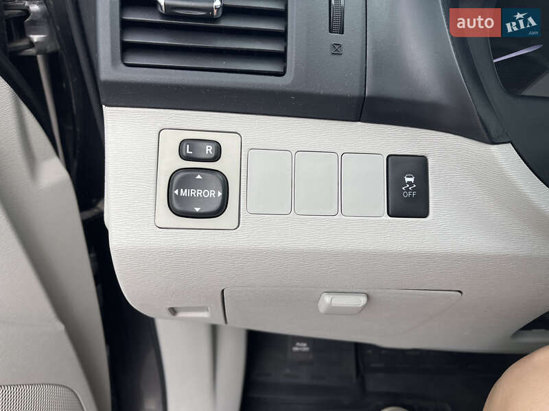 Позашляховик / Кросовер Toyota Venza 2013 в Києві фото 25 Позашляховик / Кросовер Toyota Venza 2013 в Києві