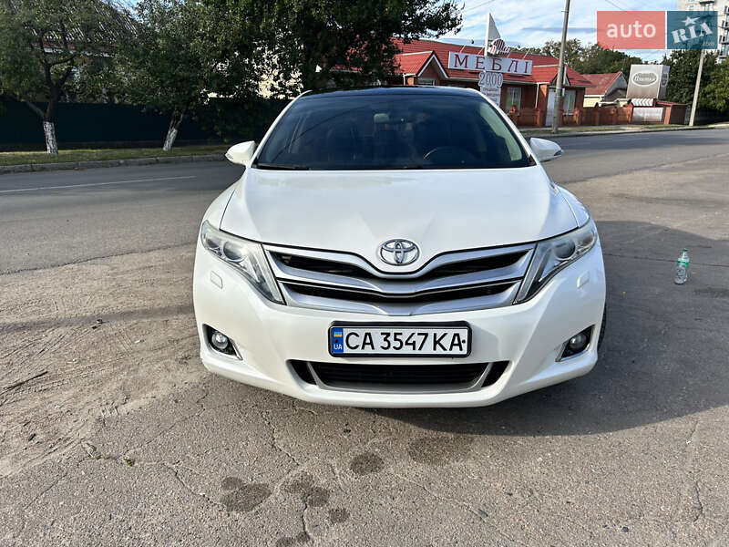Внедорожник / Кроссовер Toyota Venza 2013 в Черкассах