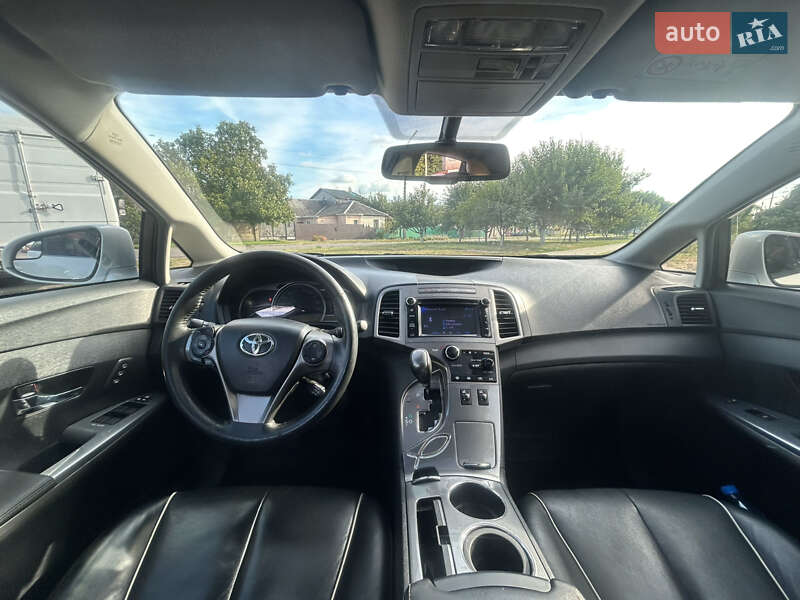 Внедорожник / Кроссовер Toyota Venza 2013 в Черкассах