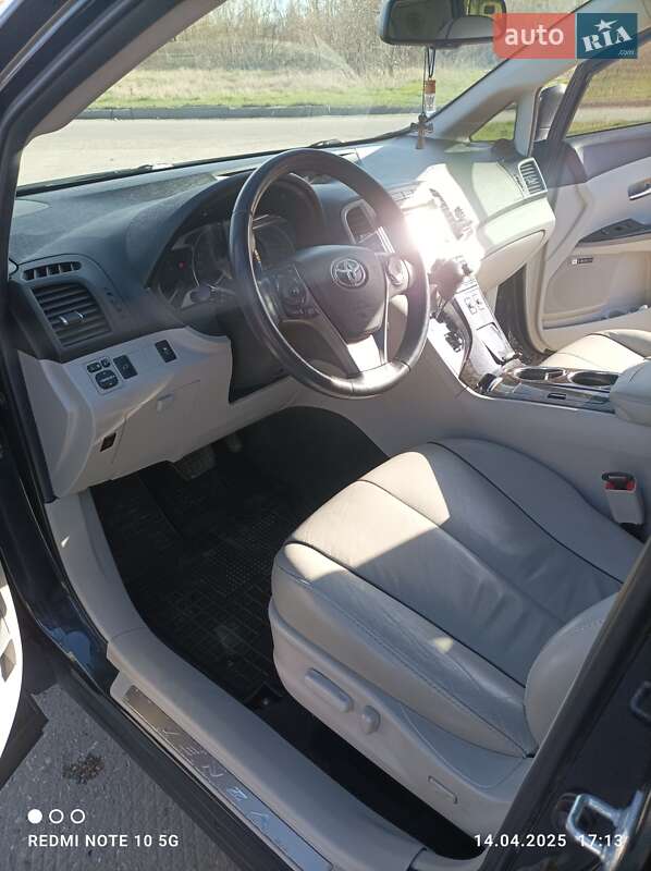 Внедорожник / Кроссовер Toyota Venza 2014 в Умани