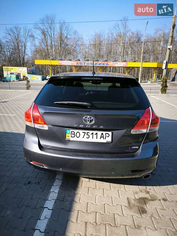 Позашляховик / Кросовер Toyota Venza 2011 в Тернополі