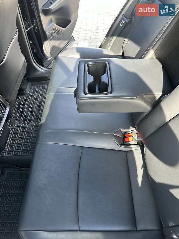 Внедорожник / Кроссовер Toyota Venza 2022 в Черкассах