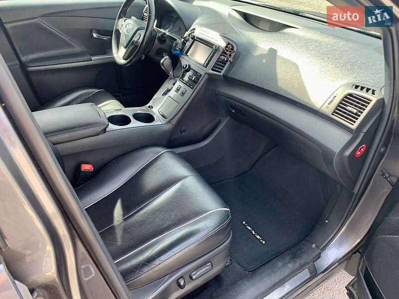 Позашляховик / Кросовер Toyota Venza 2013 в Вінниці