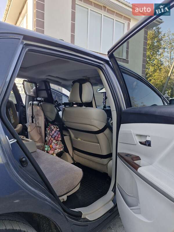 Позашляховик / Кросовер Toyota Venza 2010 в Кам'янець-Подільському