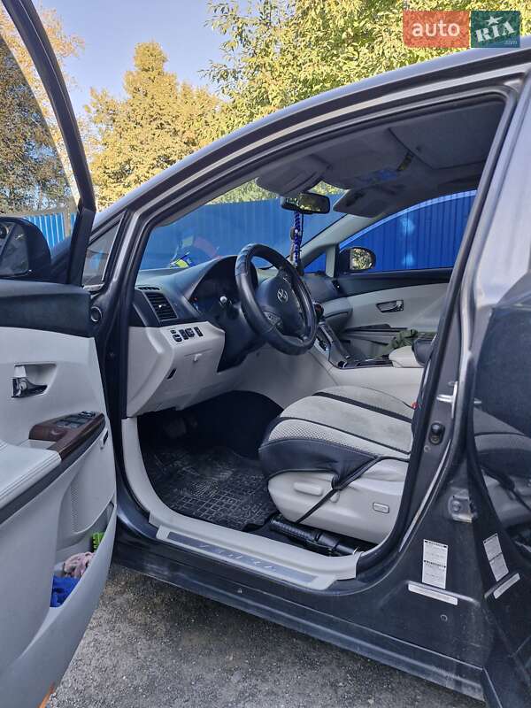 Позашляховик / Кросовер Toyota Venza 2010 в Кам'янець-Подільському