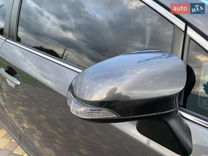 Позашляховик / Кросовер Toyota Venza 2013 в Дніпрі