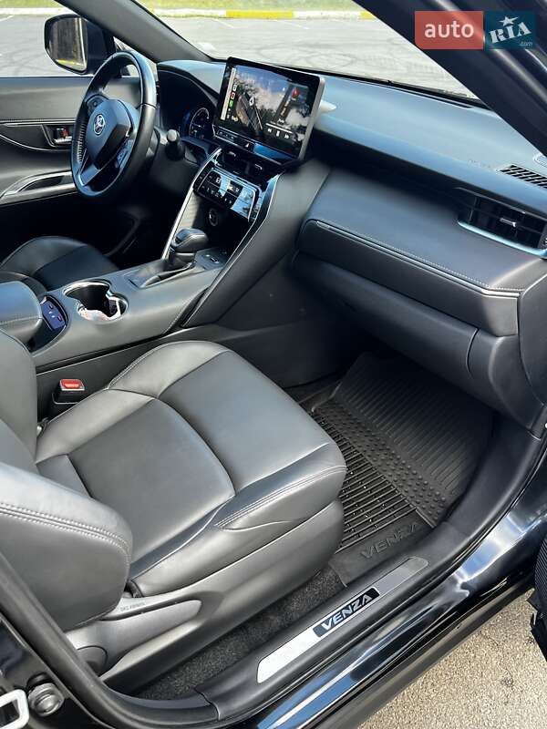 Позашляховик / Кросовер Toyota Venza 2024 в Києві