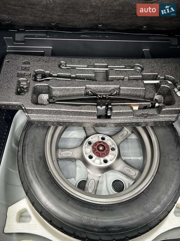 Позашляховик / Кросовер Toyota Venza 2022 в Івано-Франківську