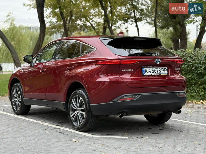 Позашляховик / Кросовер Toyota Venza 2022 в Києві