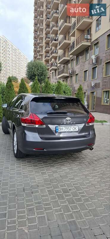 Позашляховик / Кросовер Toyota Venza 2015 в Одесі