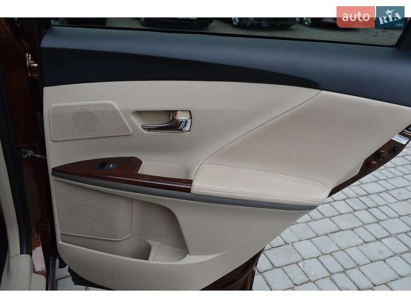 Внедорожник / Кроссовер Toyota Venza 2010 в Львове