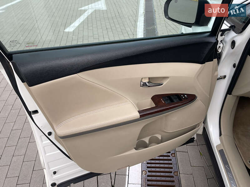 Позашляховик / Кросовер Toyota Venza 2010 в Одесі