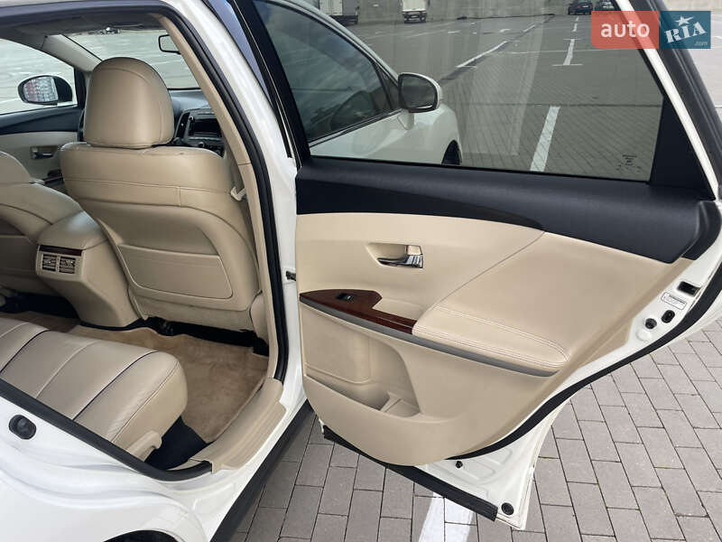 Позашляховик / Кросовер Toyota Venza 2010 в Одесі