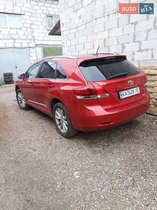 Позашляховик / Кросовер Toyota Venza 2015 в Броварах