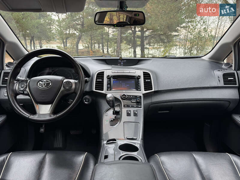 Позашляховик / Кросовер Toyota Venza 2014 в Житомирі