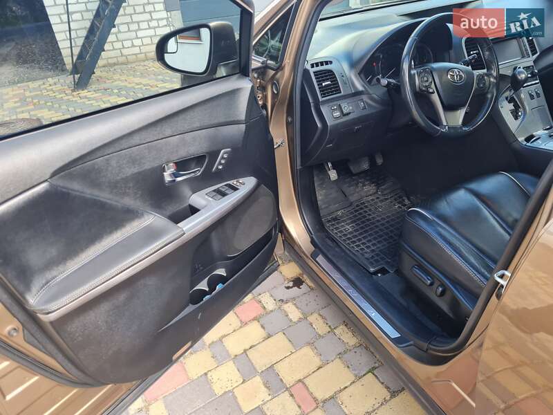 Внедорожник / Кроссовер Toyota Venza 2013 в Мерефа