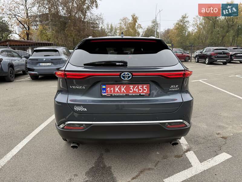Внедорожник / Кроссовер Toyota Venza 2022 в Киеве