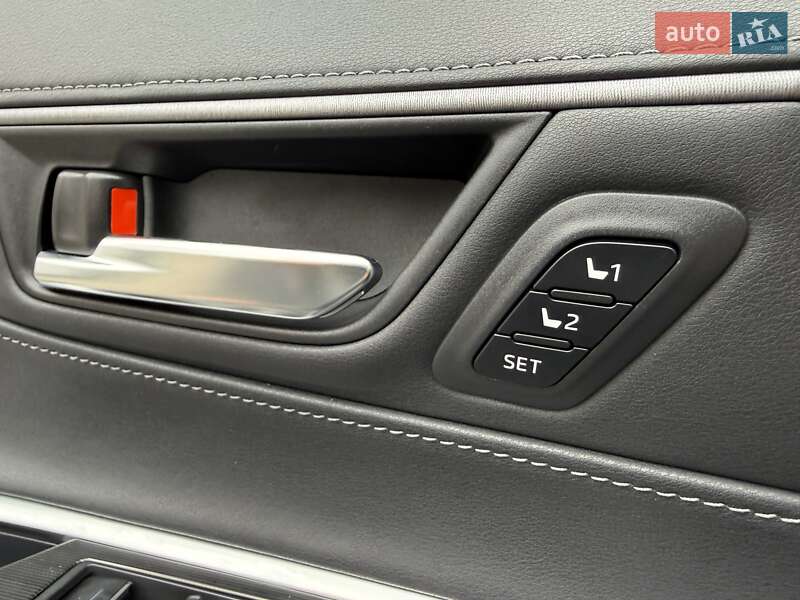 Внедорожник / Кроссовер Toyota Venza 2022 в Киеве