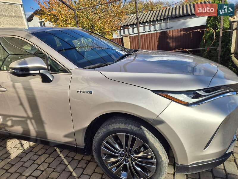 Позашляховик / Кросовер Toyota Venza 2021 в Івано-Франківську