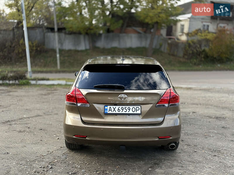 Внедорожник / Кроссовер Toyota Venza 2011 в Новой Водолаге