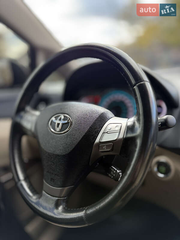 Внедорожник / Кроссовер Toyota Venza 2011 в Новой Водолаге