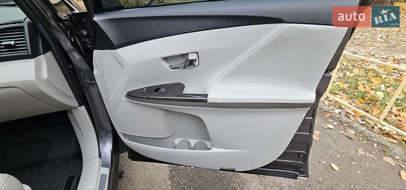 Внедорожник / Кроссовер Toyota Venza 2014 в Днепре