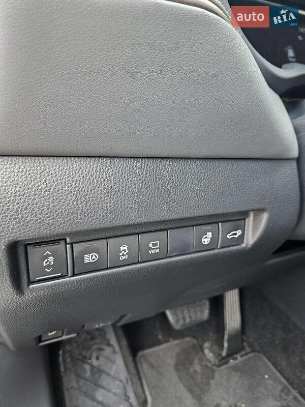 Позашляховик / Кросовер Toyota Venza 2021 в Черкасах