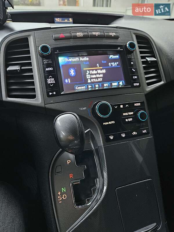 Внедорожник / Кроссовер Toyota Venza 2013 в Калиновке