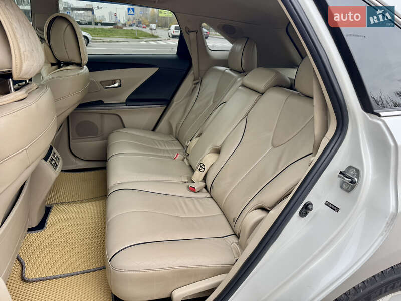 Внедорожник / Кроссовер Toyota Venza 2010 в Киеве
