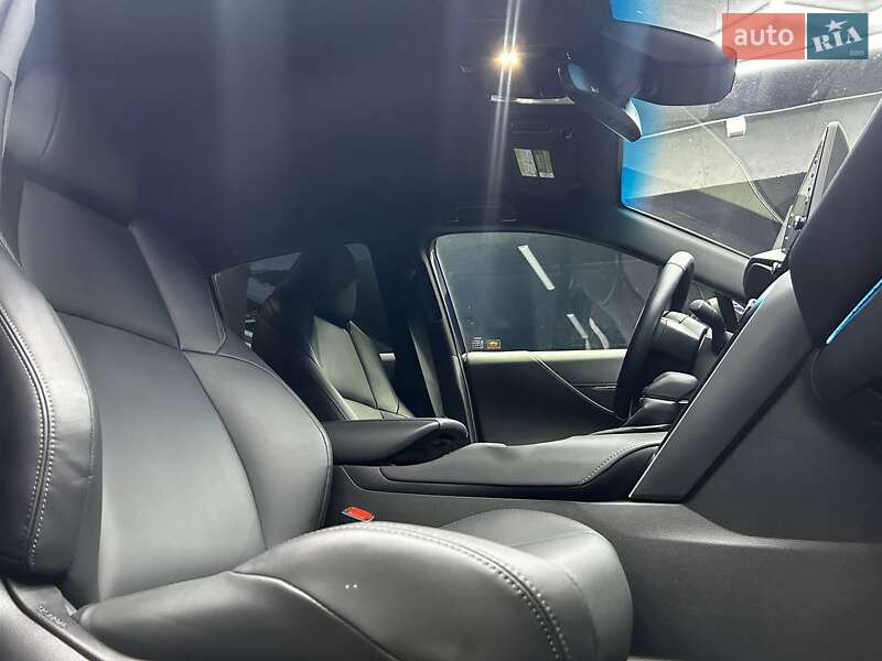 Внедорожник / Кроссовер Toyota Venza 2022 в Черновцах