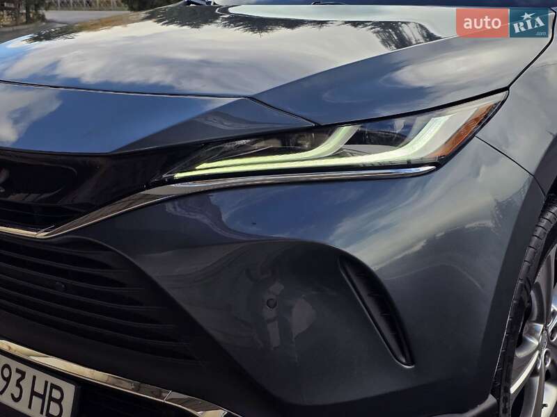 Позашляховик / Кросовер Toyota Venza 2020 в Тернополі