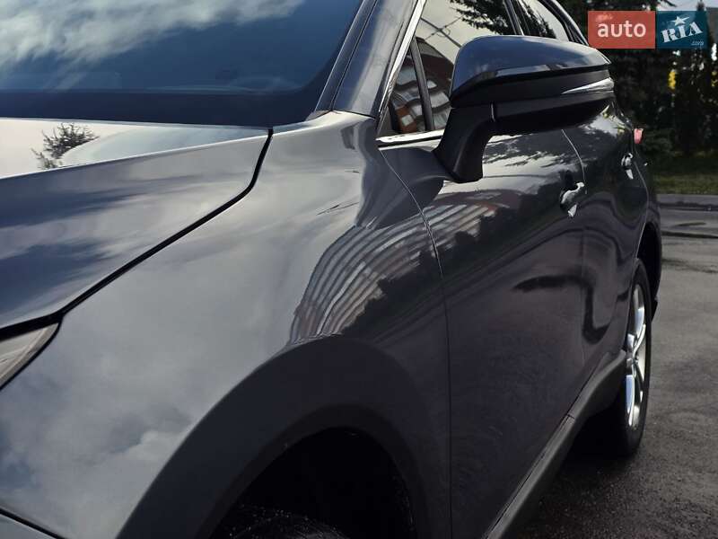 Позашляховик / Кросовер Toyota Venza 2020 в Тернополі