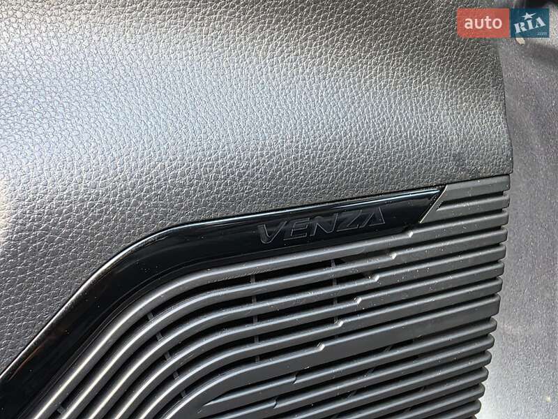 Позашляховик / Кросовер Toyota Venza 2020 в Тернополі