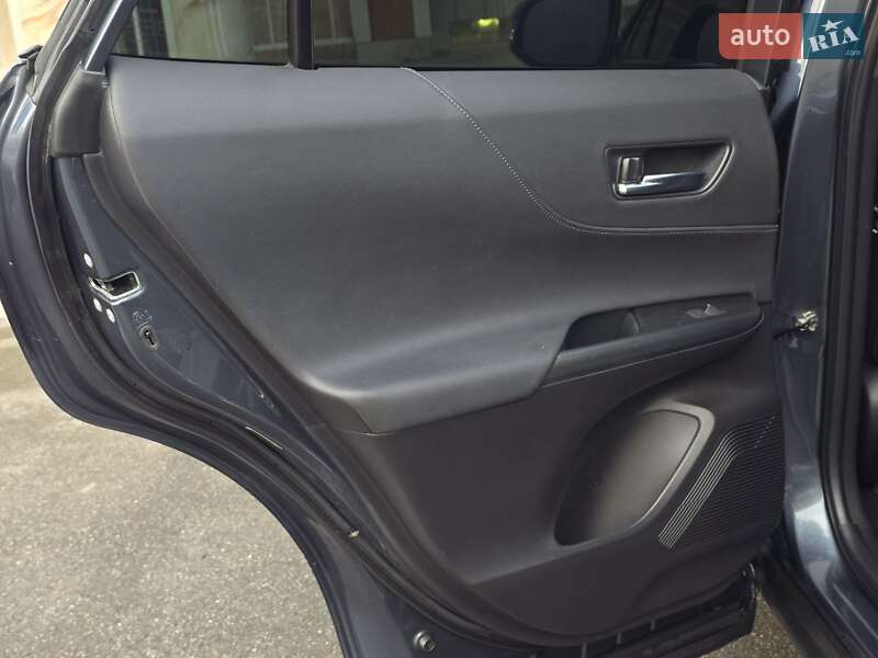 Позашляховик / Кросовер Toyota Venza 2020 в Тернополі