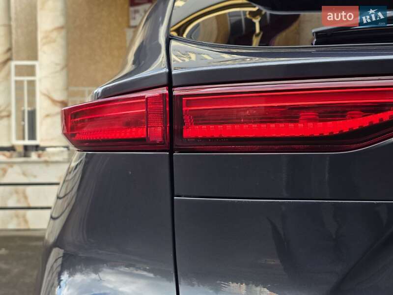 Позашляховик / Кросовер Toyota Venza 2020 в Тернополі