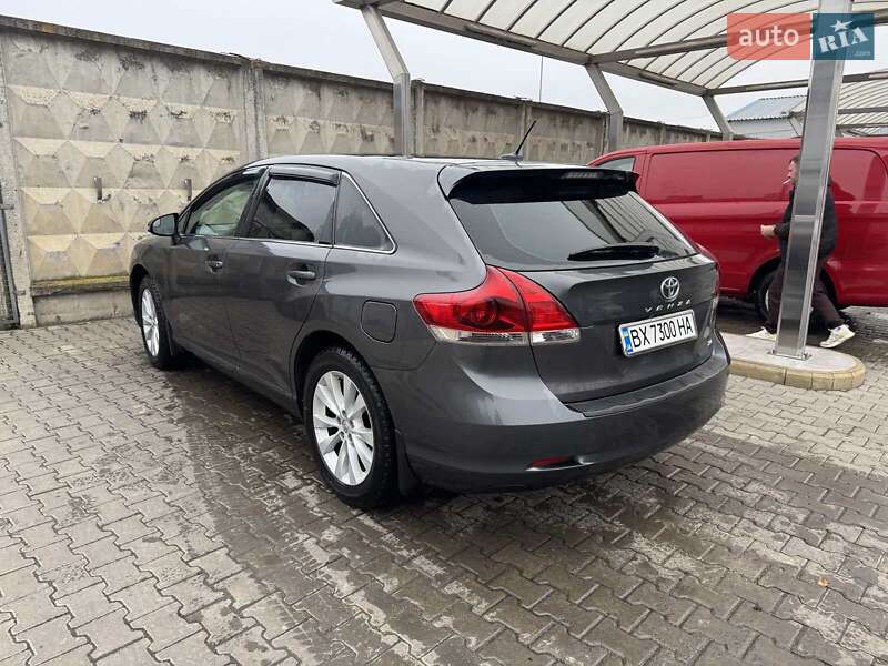 Позашляховик / Кросовер Toyota Venza 2014 в Хмельницькому