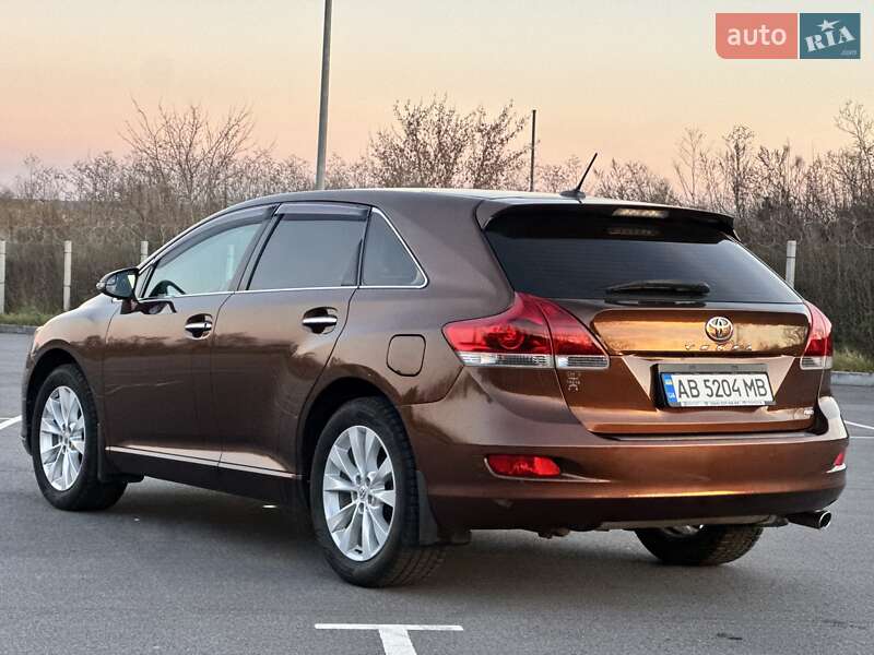 Позашляховик / Кросовер Toyota Venza 2014 в Вінниці